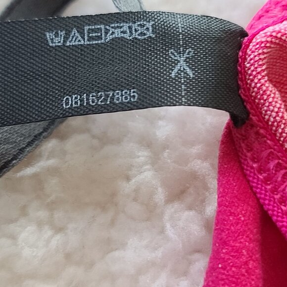 by Anthropologie Seamless Triangle Bralette S/M Pink Hearts Adjustable NWOT - Picture 9 of 9